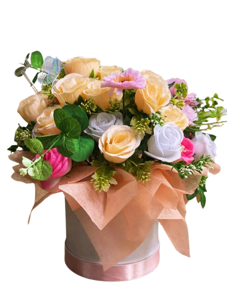 Flower box dengan bunga mawar artificial cantik dan manis, hadiah spesial di Semarang