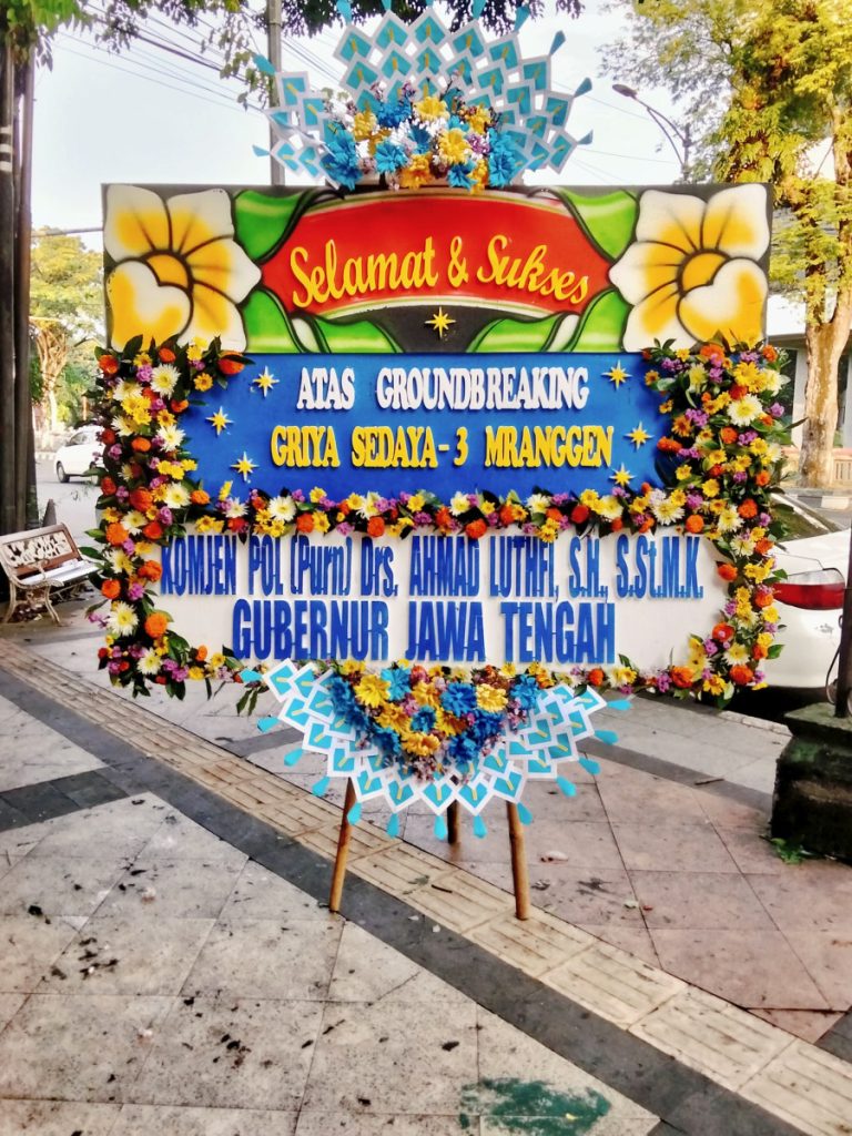 bunga papan spesial dari Raja Florist Raja nya Toko Bunga di Semarang
