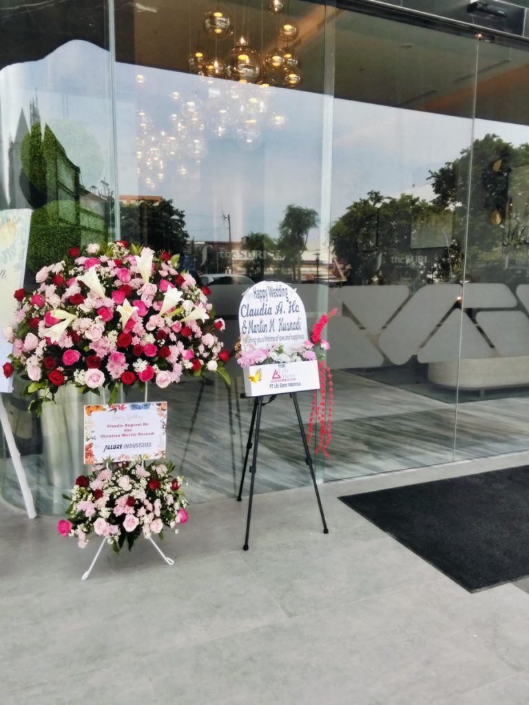rangkaian standing flower raja florist semarang - toko bunga Semarang