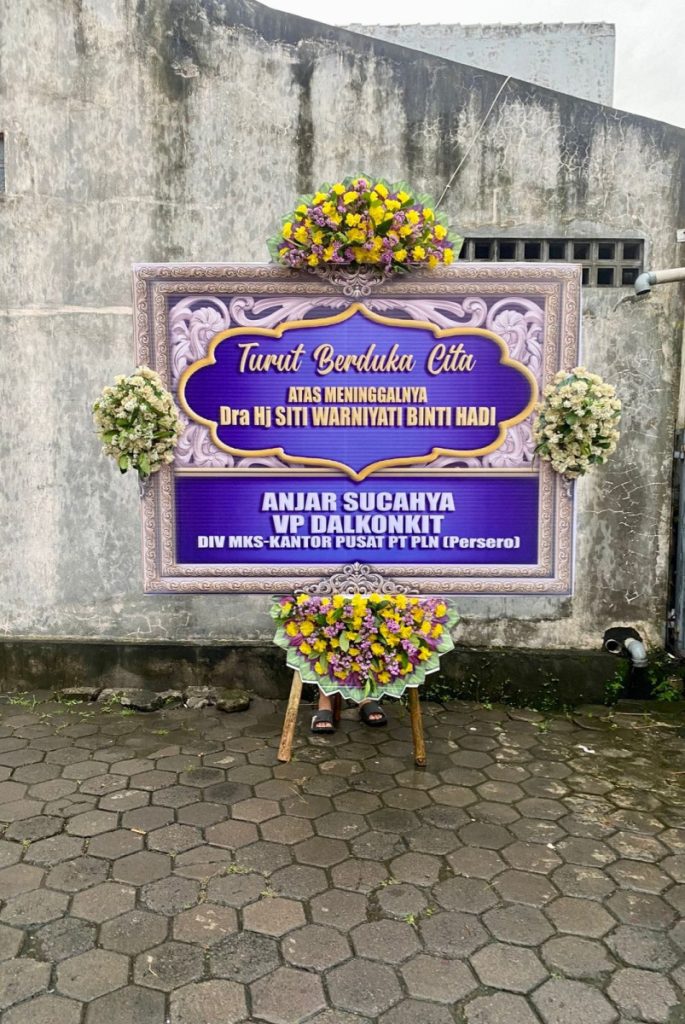 Desain bunga papan printing 3D eksklusif dari Raja Florist Semarang dengan warna tajam, efek timbul, dan bunga SEGAR