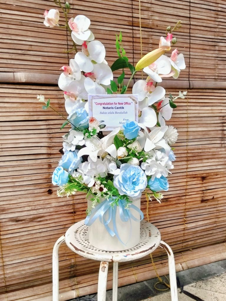 Percantik hari istimewa dengan flower box elegan dari Raja Florist Semarang