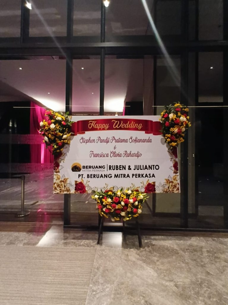 Temukan 7 rekomendasi bunga papan pernikahan paling laris di Semarang, mulai dari papan styrofoam, printing 3D, hingga papan akrilik eksklusif. Cocok untuk ucapan selamat pernikahan yang berkesan.