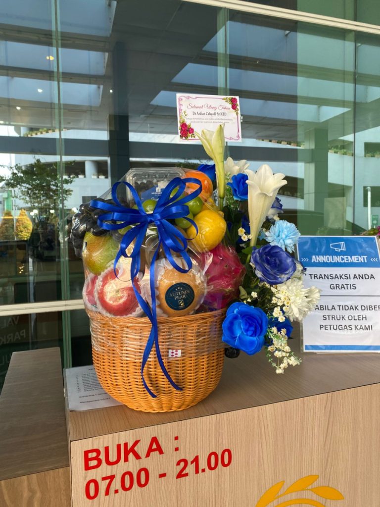parcel buah dan bunga Semarang hari ini